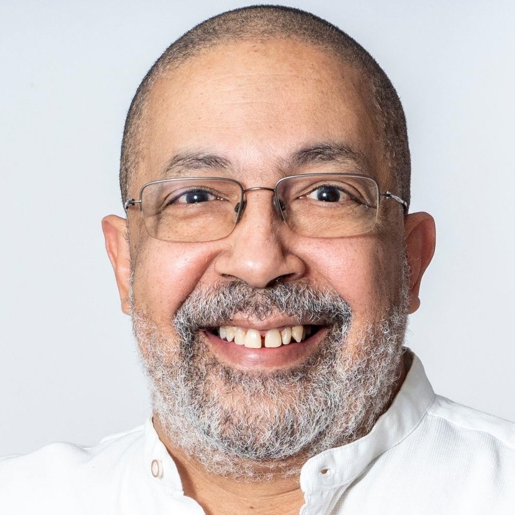 Aristides de los Milagros, Maestro de Reiki y Terapeuta inscrito en la Asociación de Reiki de Madrid, REMA